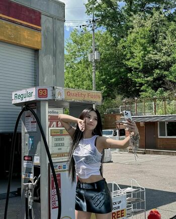 tiny.pretty.j