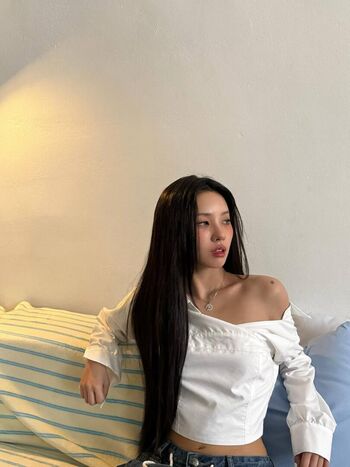 tiny.pretty.j