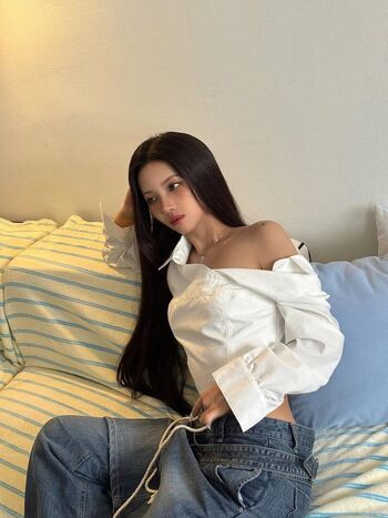 tiny.pretty.j