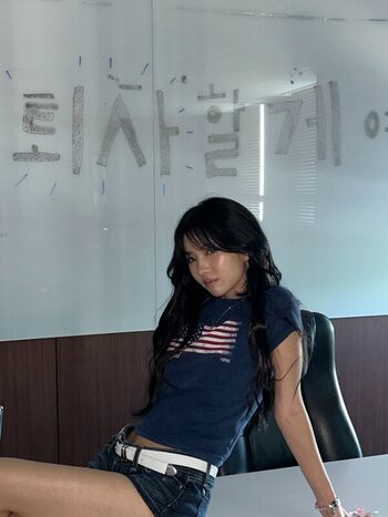 tiny.pretty.j