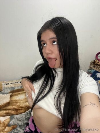 tinyavaxo