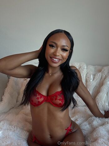 tinymiaxxx