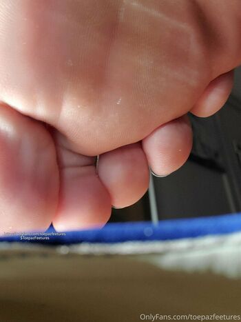 toepazfeetures
