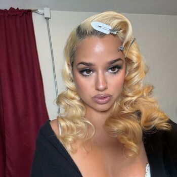 Tommy Genesis
