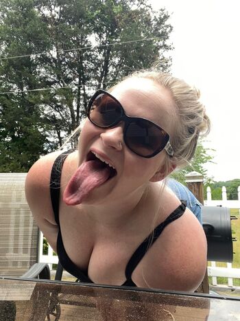tonguetasticbabe