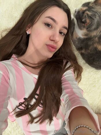 tori_hayes