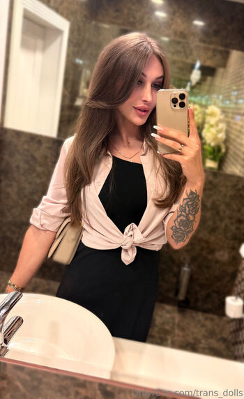 trans_dolls