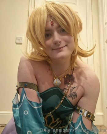 transgirlakira