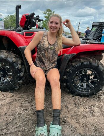 Truckgirlashley