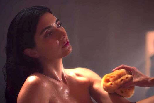 Tuba Buyukustun
