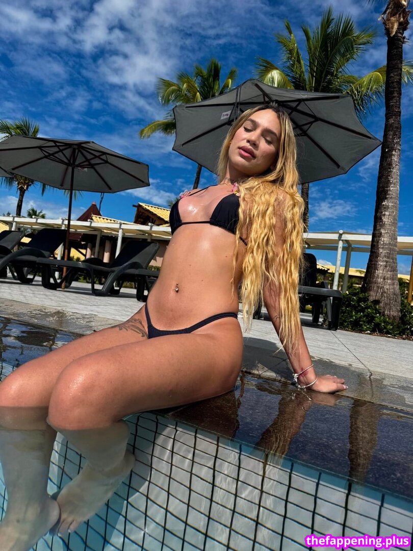 u Nacktes OnlyFans Foto #10