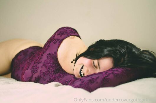 undercovergothgirlfree