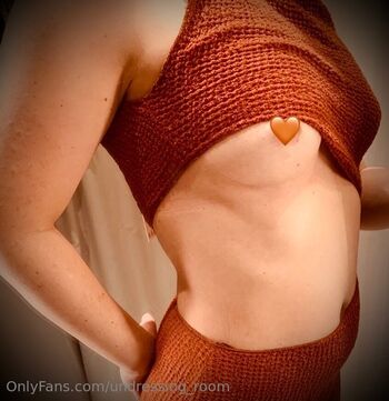 undressing_room