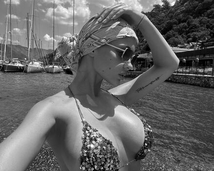 Valya Karnaval