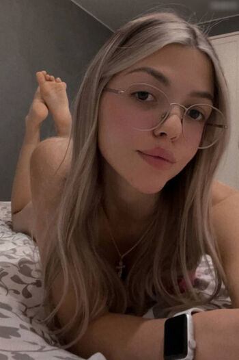 Vellari_feet