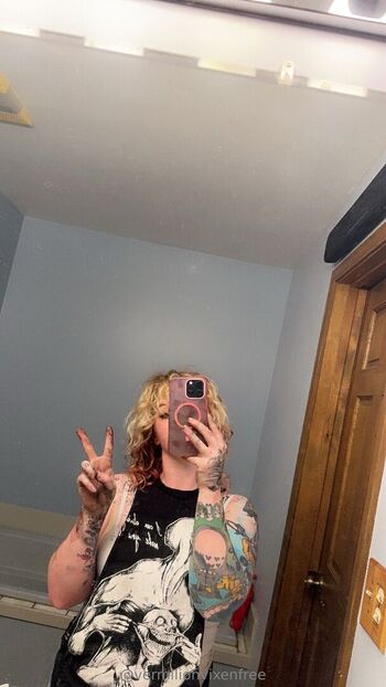 Vermilionvixenfree
