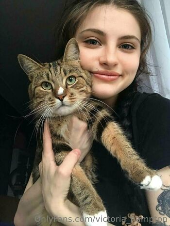 victoria_hampton