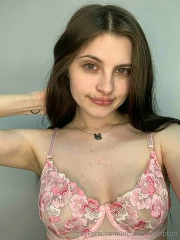 victoria_hampton
