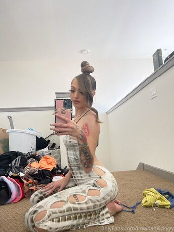 Victoria Rclaiire