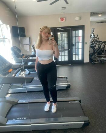 Victoria Scott