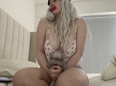 Violet Lottie