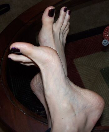 Violet's Toes (Violet's Perfect Feet