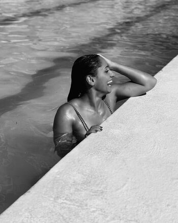 Violeta Dee