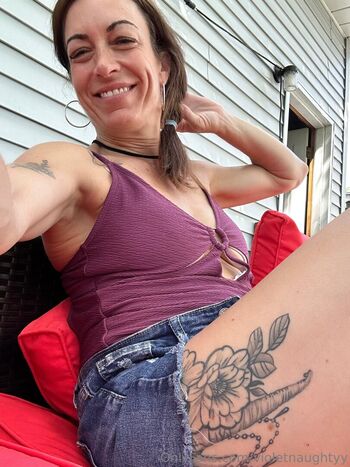 violetnaughtyy