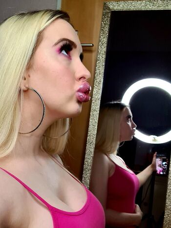 vivianroseofficial