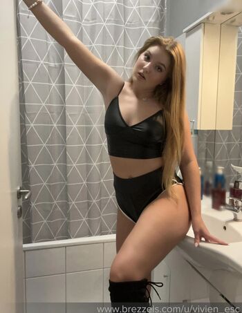 Vivien_esc