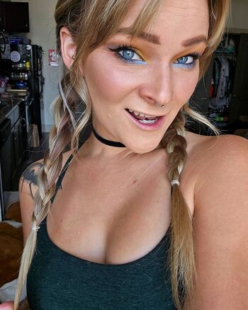 Vixyy64