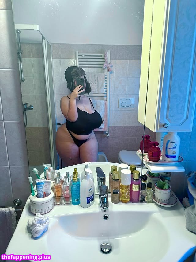 Mxmmytina / Vvalentinabonetalli Nahá OnlyFans fotografie #190