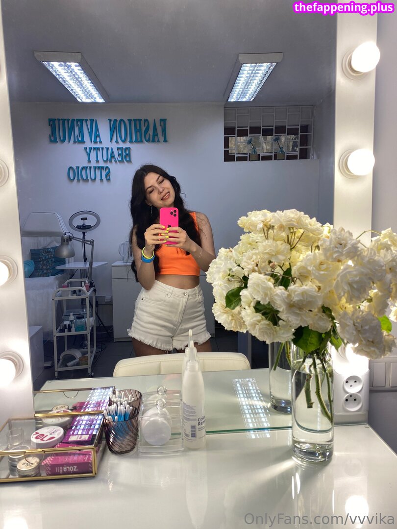 vvvika / vvvika.brows 누드 OnlyFans 사진 #4