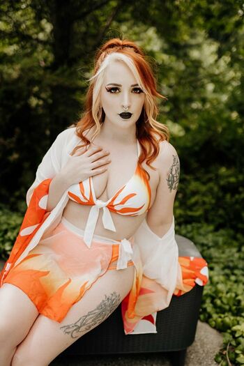 WatchGirlsPlay