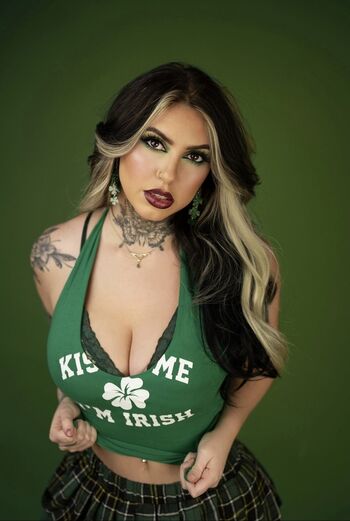 WatchGirlsPlay