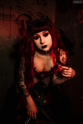 WatchGirlsPlay