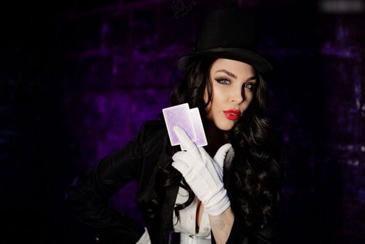 WatchGirlsPlay