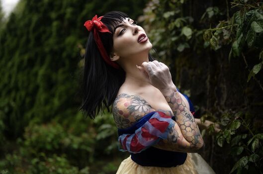 WatchGirlsPlay