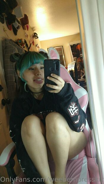 weebempresskittenlee