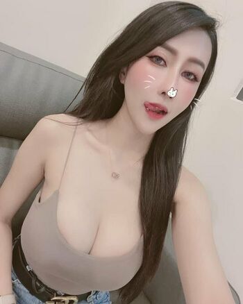 Wei Ling 凌薇