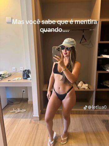 Women In Bikinis