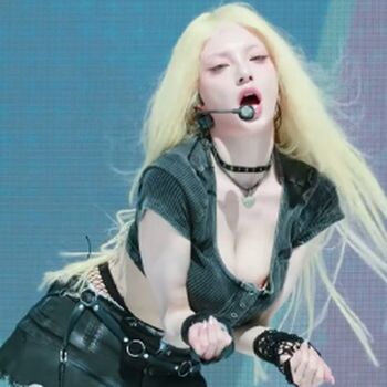 WomenK-pop