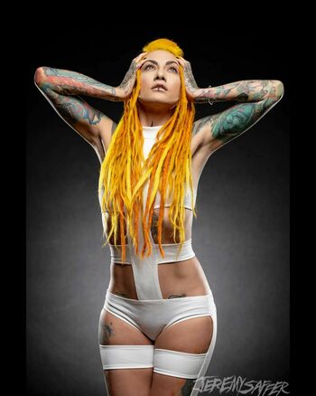 WomenMetal