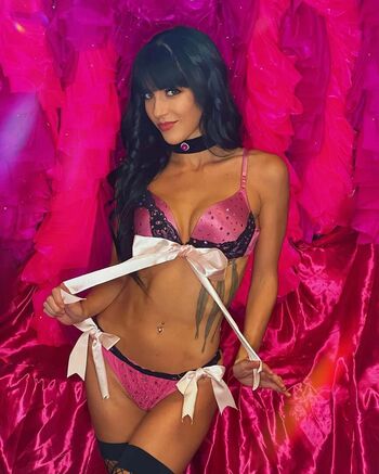 X Burlesque Cast