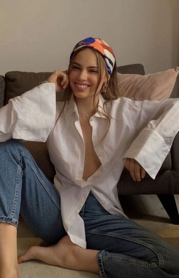 Xenia Tchoumi