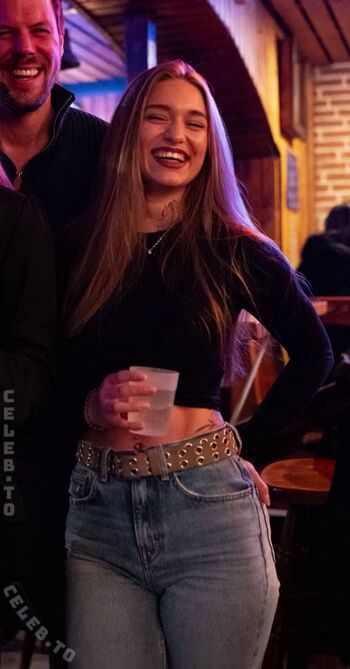 xh.elen.ax2 / Helena