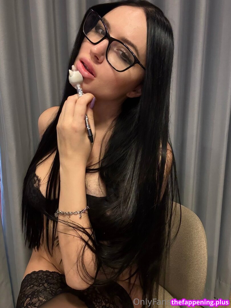 xxmilla / xxmillaa Nacktes OnlyFans Foto #3