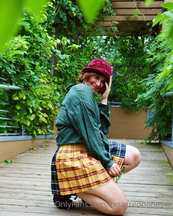 xxsacredhoneyxx