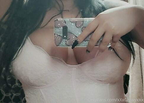 xxxglowyxxx