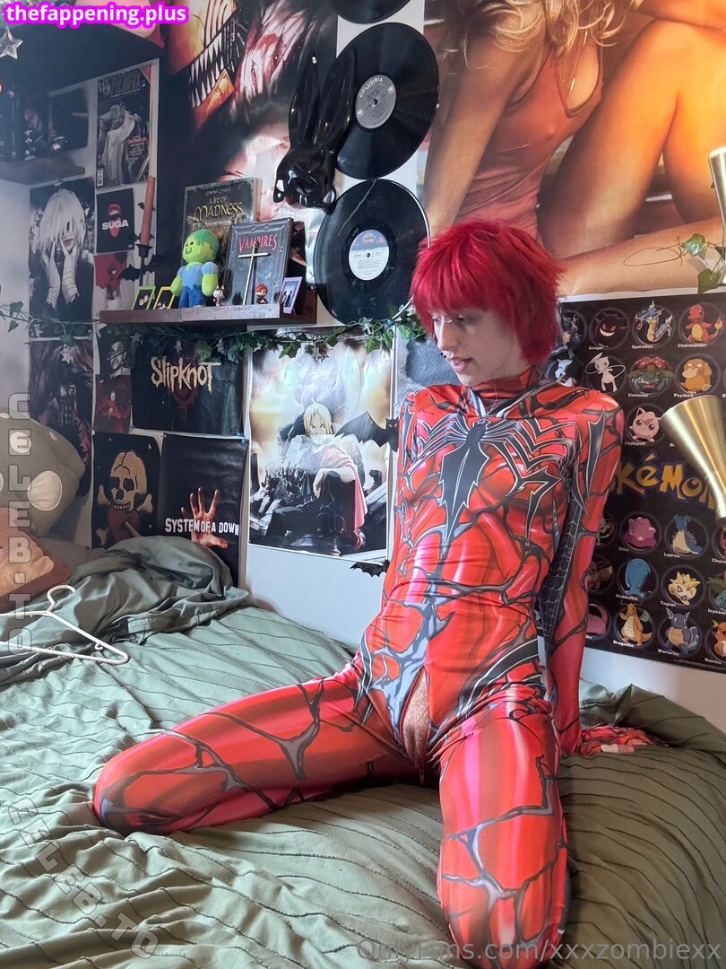 XXXZOMBIEZX / https: / xxxzombiexx Nude OnlyFans Photo #9